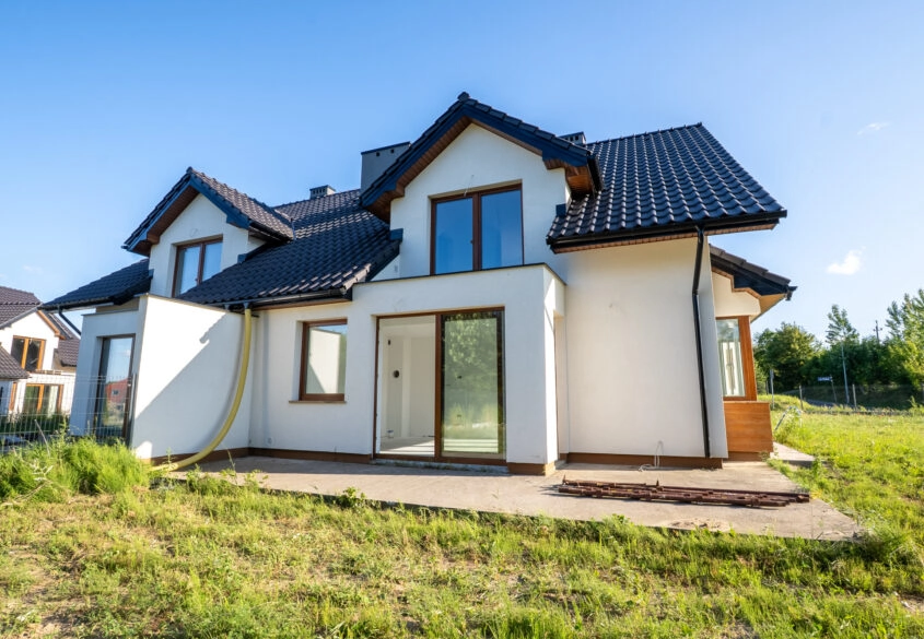 Dom bliźniak 5 pokoi  garaż duża działka