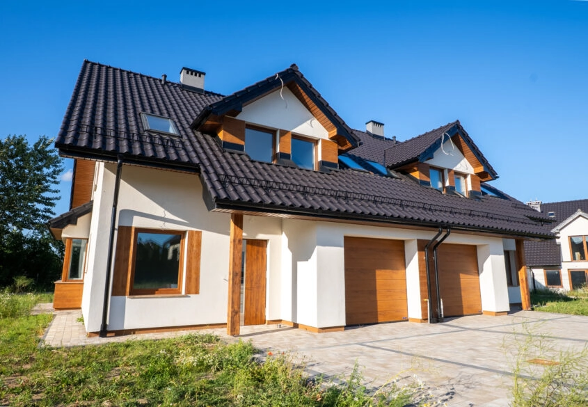 Dom bliźniak 5 pokoi  garaż duża działka