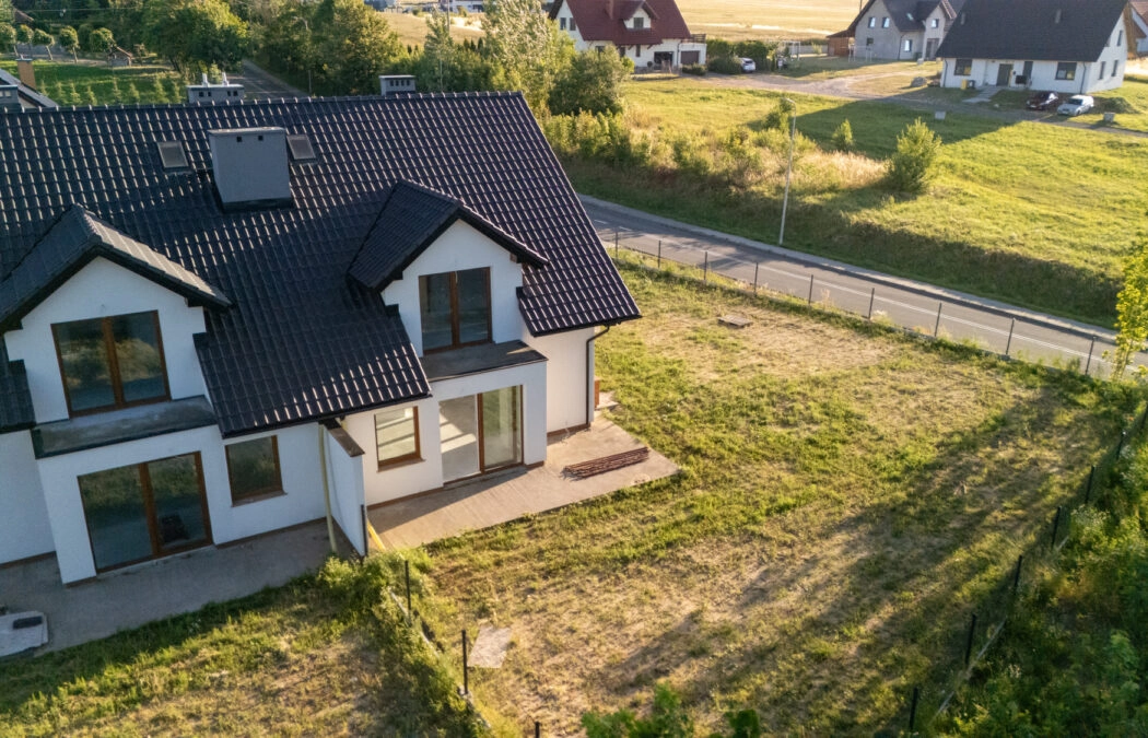 Dom bliźniak 5 pokoi garaż duża działka