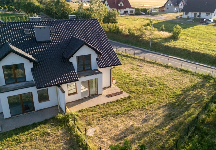 Dom bliźniak 5 pokoi garaż duża działka