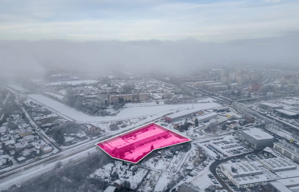 Obiekt biurowo-magazynowy - tuż przy drodze S7!