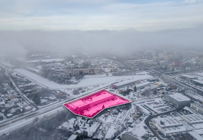 Obiekt biurowo-magazynowy na dużej działce!