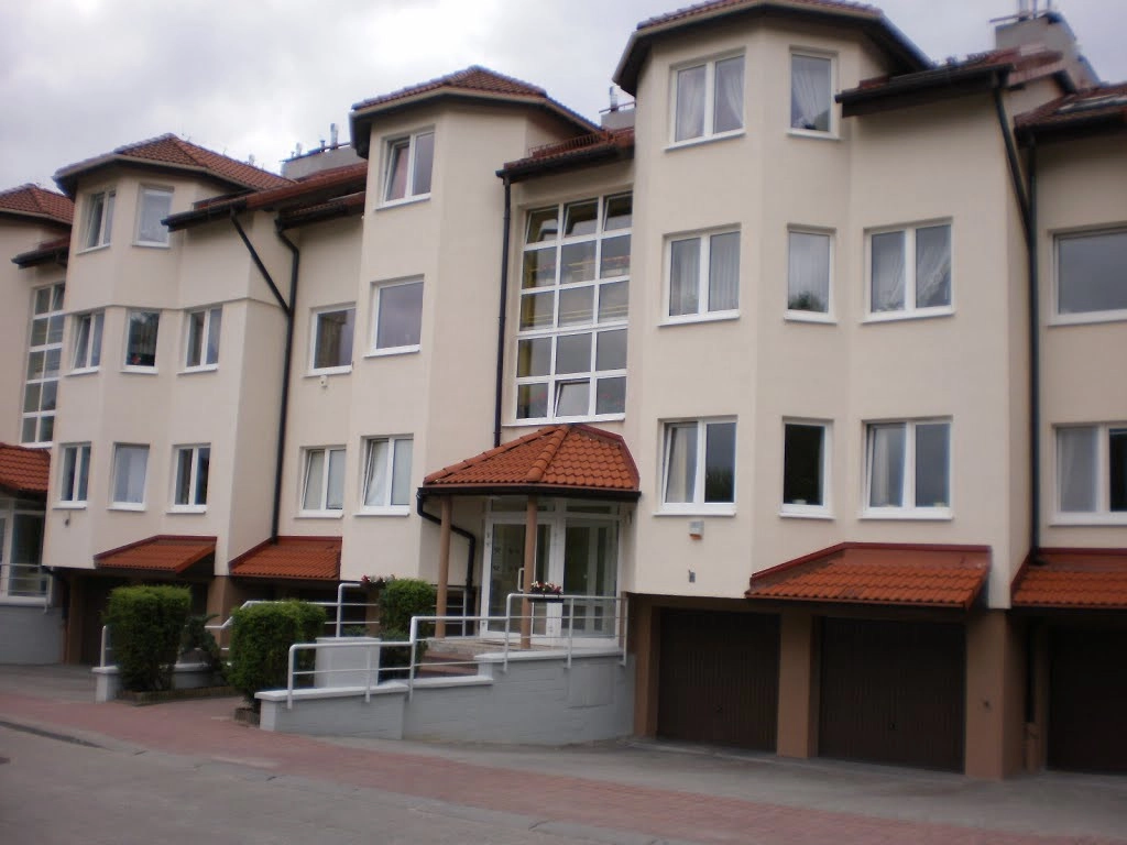 Mieszkanie 2 pokojowe z halą garażową