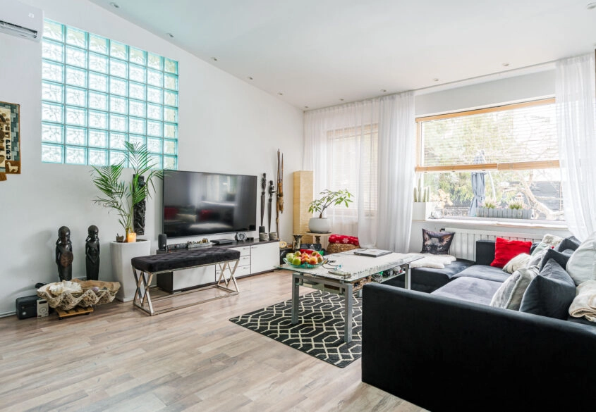 Cały parter domu zaledwie 80 m od plaży w Orłowie!