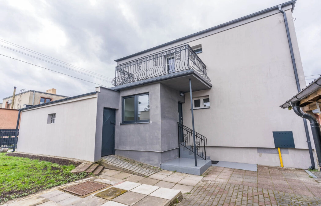 DOM PODZIELONY NA MIESZKANIA DO DALSZEGO NAJMU !