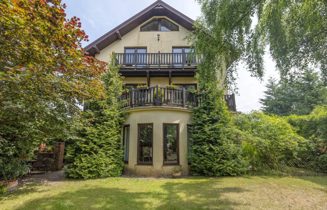 Dom Mieszkalny z pokojami na wynajem nad morzem