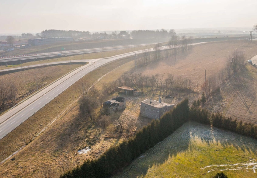 Działka usługowo-produkcyjna tuż przy trasie S6.