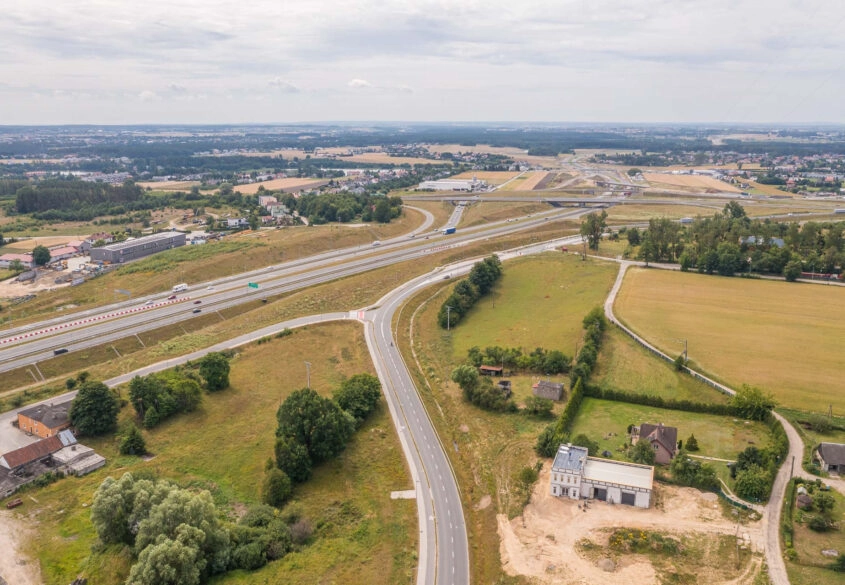 Działka usługowo-produkcyjna tuż przy trasie S6.