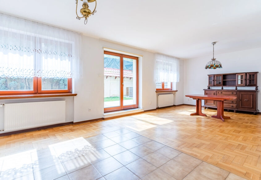 Dom na skraju Kępy Redłowskiej