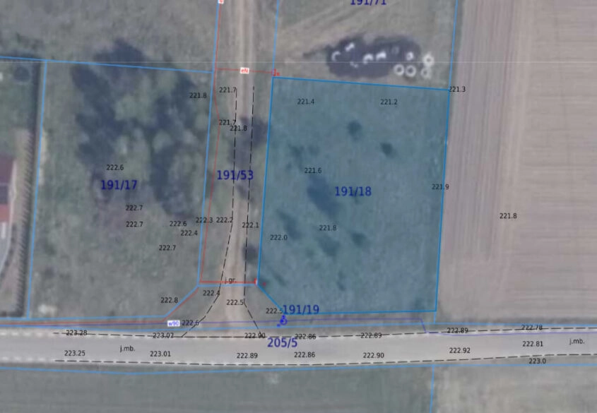 działka w Dąbrowie, gm. Stężyca, ob. Łosienice