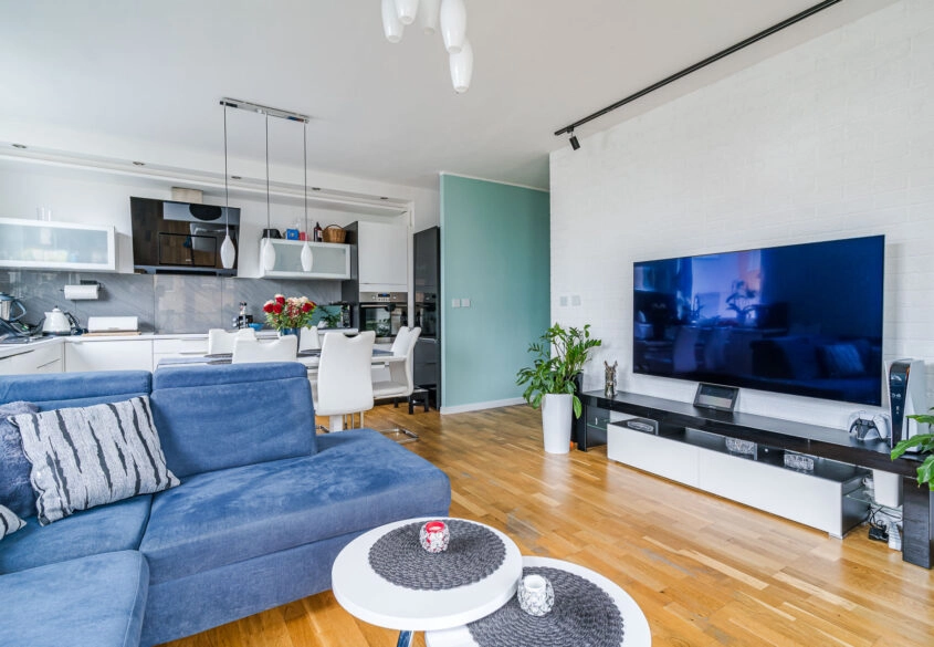 Winda! Hala garażowa! 4 pokoje! Do wejścia!