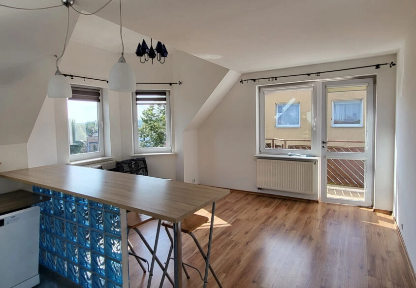 2 pokoje z miejscem parkingowym, zamknięte osiedle