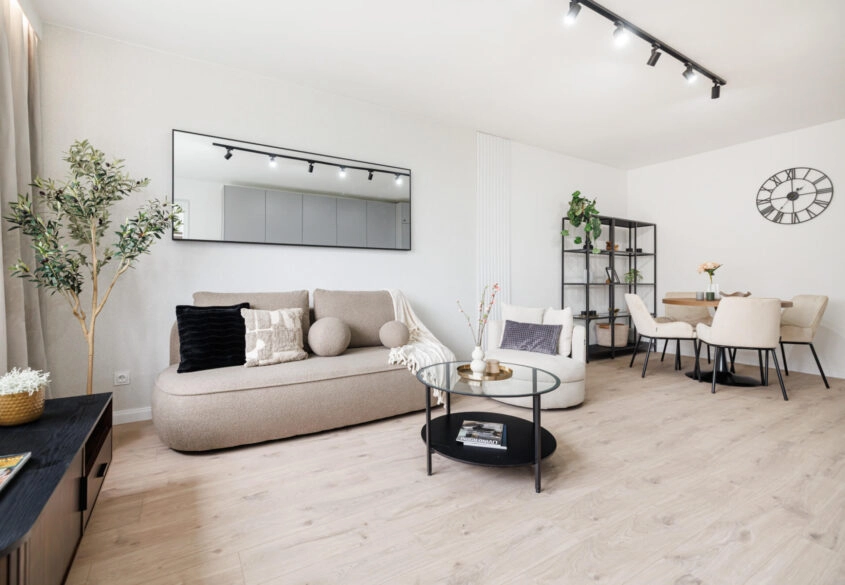 2 pokoje z loggią i piwnicą centrum miasta!