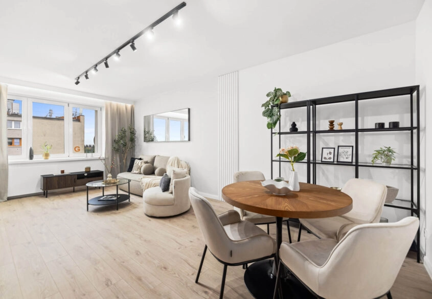 2 pokoje z loggią i piwnicą centrum miasta!