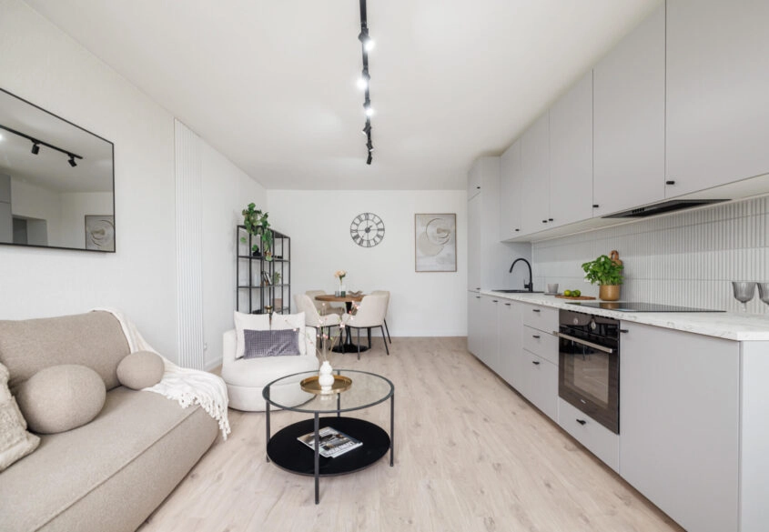 2 pokoje z loggią i piwnicą centrum miasta!