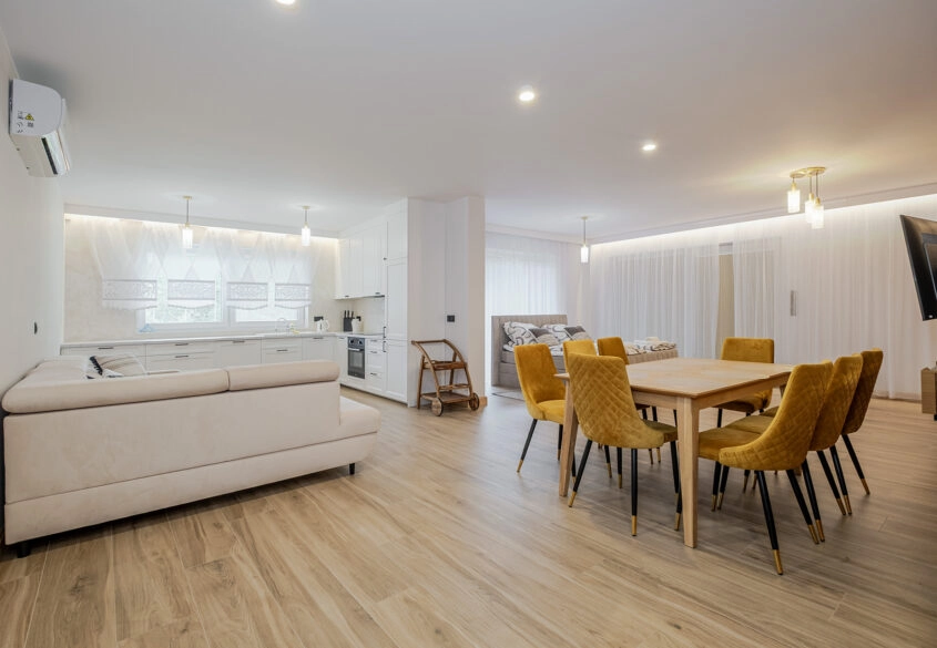 DOM Z DUŻĄ DZIAŁKĄ - INWESTYCJA