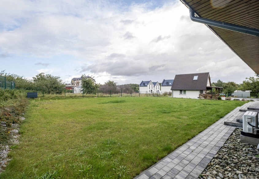 DOM Z DUŻĄ DZIAŁKĄ - INWESTYCJA