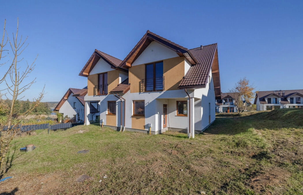 Komfortowy bliźniak nad jeziorem!