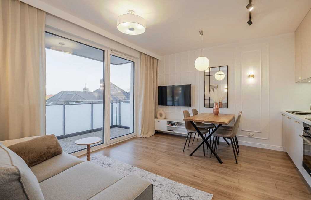 2 pokojowe mieszkanie, miejsce zewnętrzne +komórka