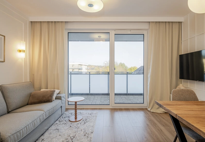 2 pokojowe mieszkanie, miejsce zewnętrzne +komórka