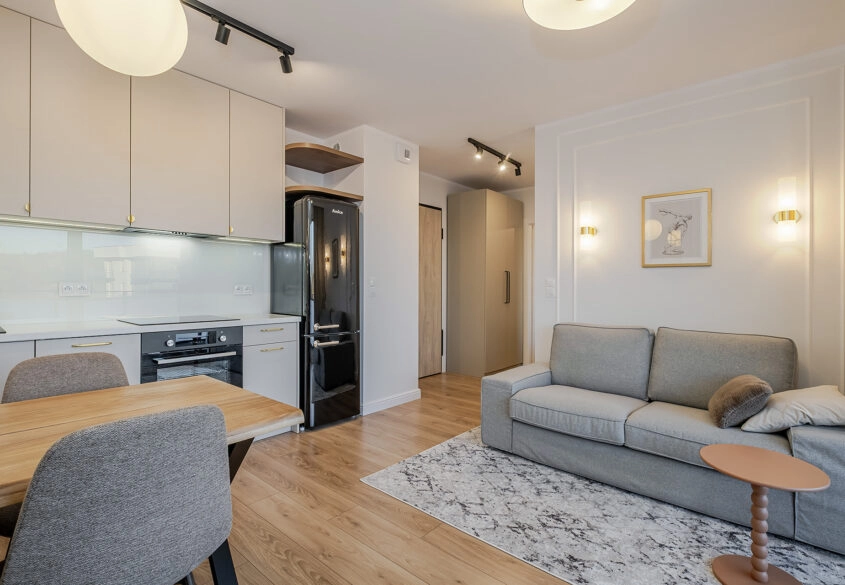 2 pokojowe mieszkanie, miejsce zewnętrzne +komórka