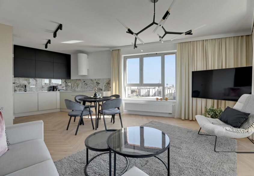 3 pokoje z loggią i halą w centrum miasta!