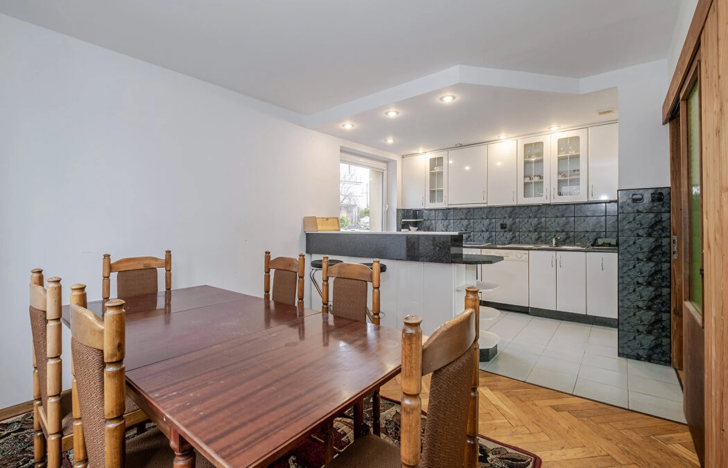 Dom dla 2 rodzin lub pod inwestycję