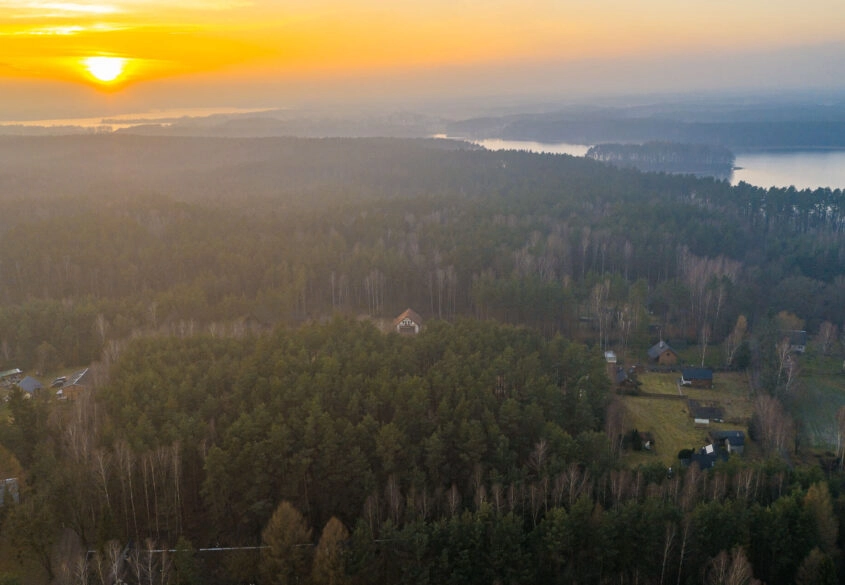1,5 ha Bory Tucholskie! Dom całoroczny + 2 domki!