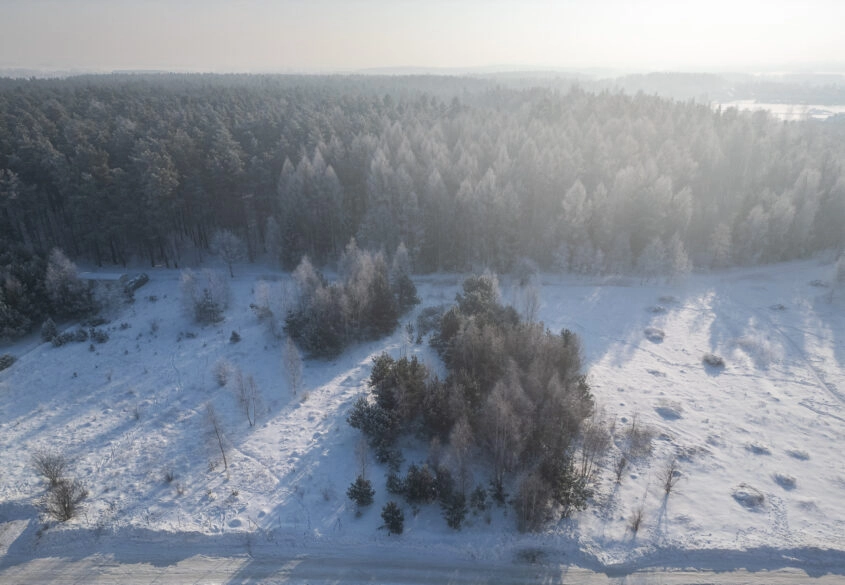 Piękna działka pod lasem 2257 m2 z wydaną WZKą!!.