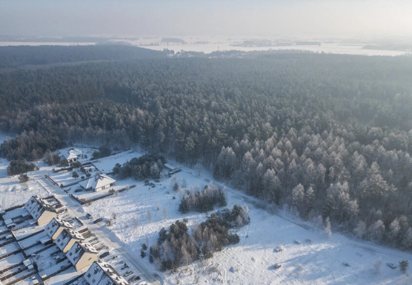 Piękna działka pod lasem 2257 m2 z wydaną WZKą!!.