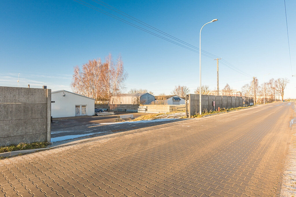 Hale i pow. produkcyjno-biurowe, duża działka
