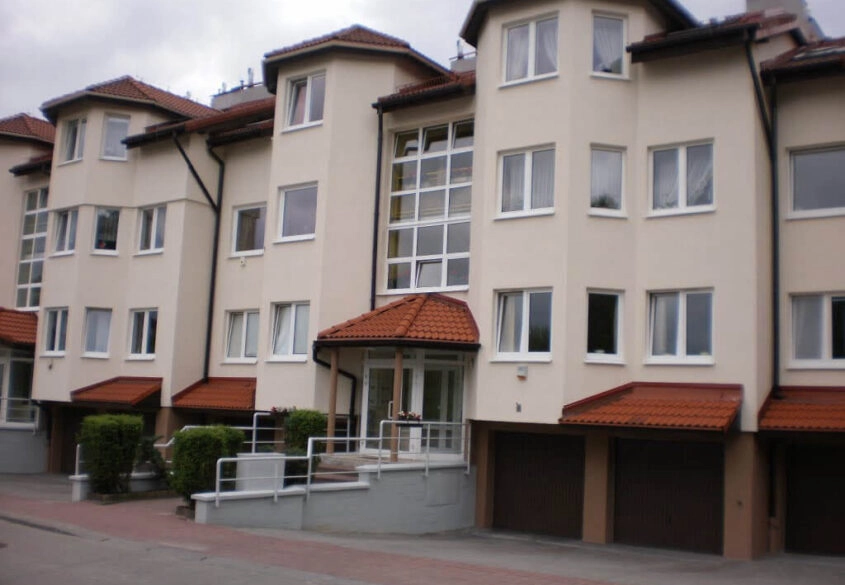 Mieszkanie 2 pokojowe z halą garażową