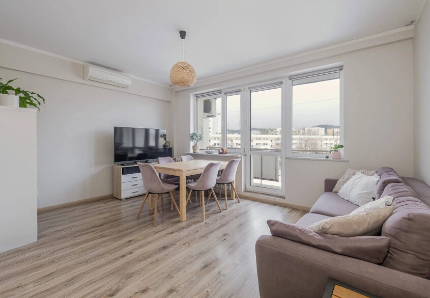 4 pokoje z loggią i piwnicą blisko plaży!