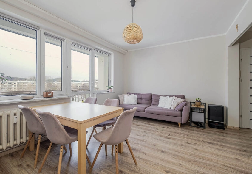 4 pokoje z loggią i piwnicą blisko plaży!