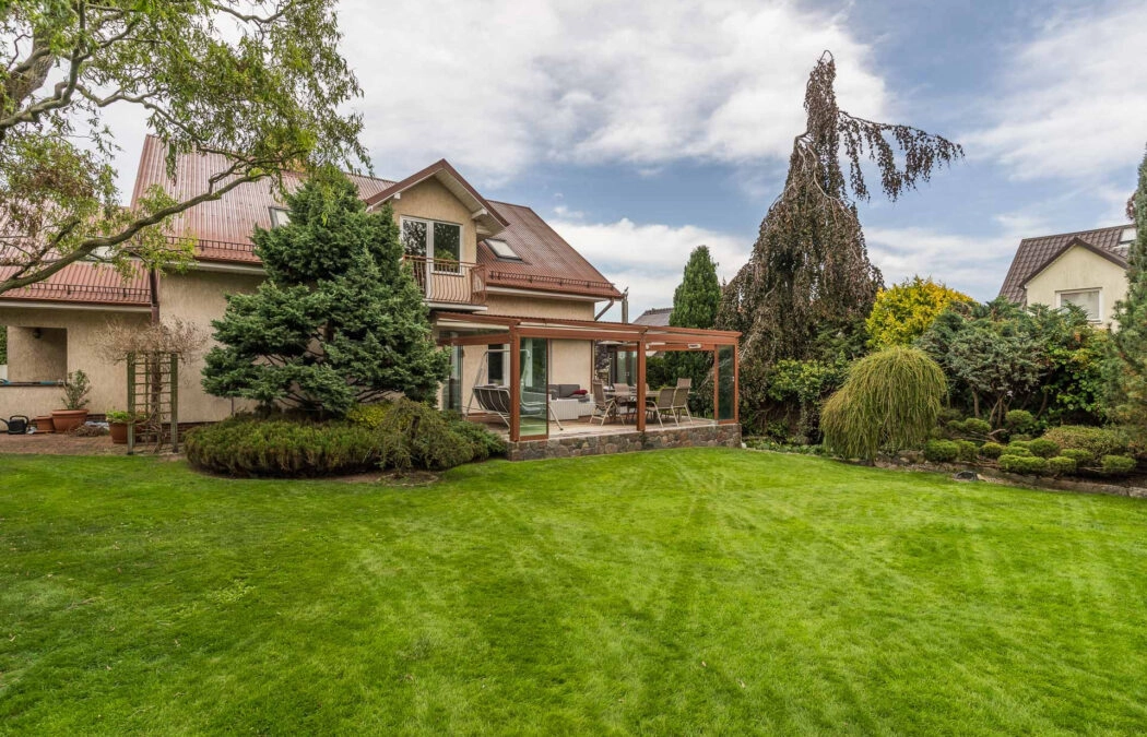 Ładny dom w Małym Kacku, kameralny ogród, taras