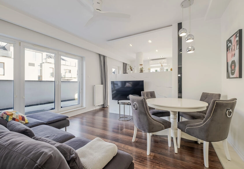 Zamknięte osiedle | balkon | 2 miejsca w hali