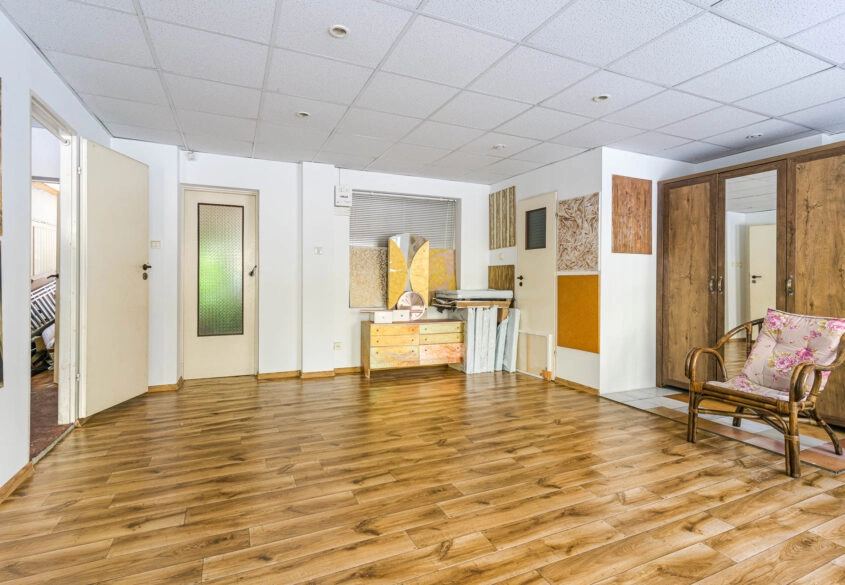 Duży dom z garażem dustanowiskowym