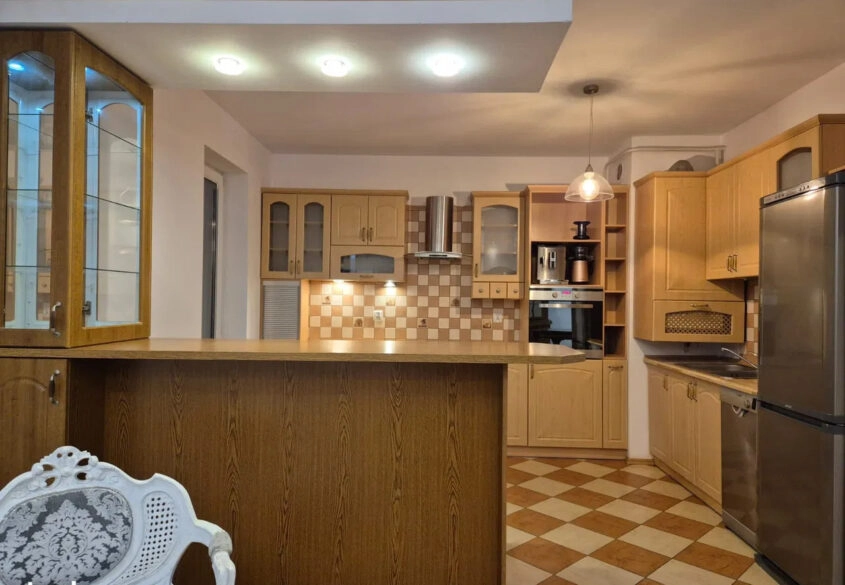 Przestronne 4-pokojowe mieszkanie z balkonem