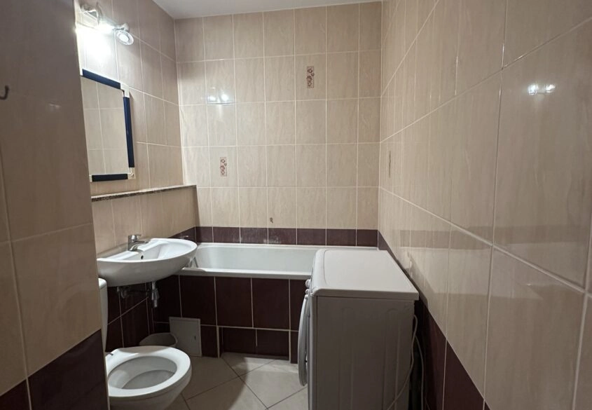 Słoneczna kawalerka z dużym balkonem Nad Jarem