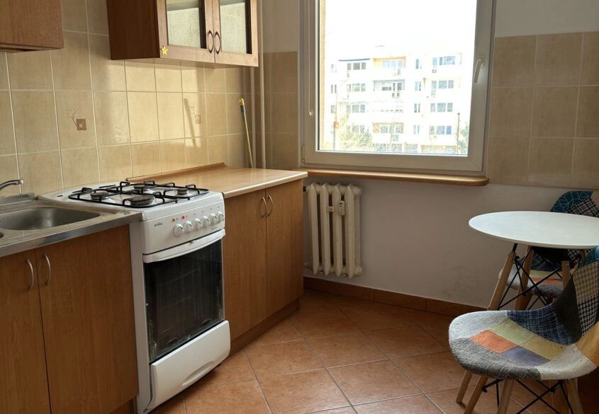 Słoneczna kawalerka z dużym balkonem Nad Jarem