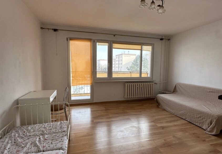 Słoneczna kawalerka z dużym balkonem Nad Jarem