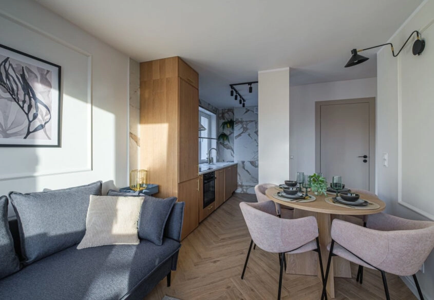 3 pokoje z balkonem, piwnicą i widokiem na morze!