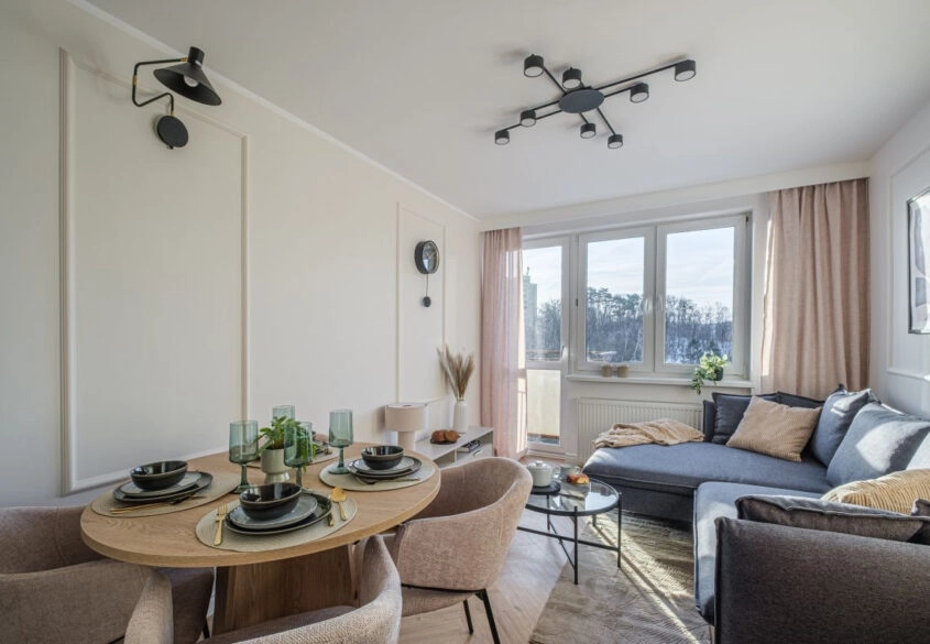 3 pokoje z balkonem, piwnicą i widokiem na morze!