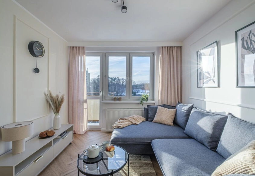 3 pokoje z balkonem, piwnicą i widokiem na morze!