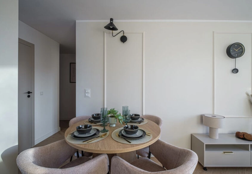 3 pokoje z balkonem, piwnicą i widokiem na morze!