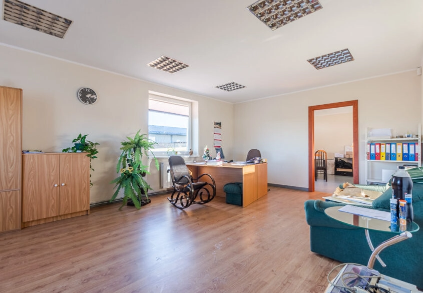 Hale i pow. produkcyjno-biurowe, duża działka