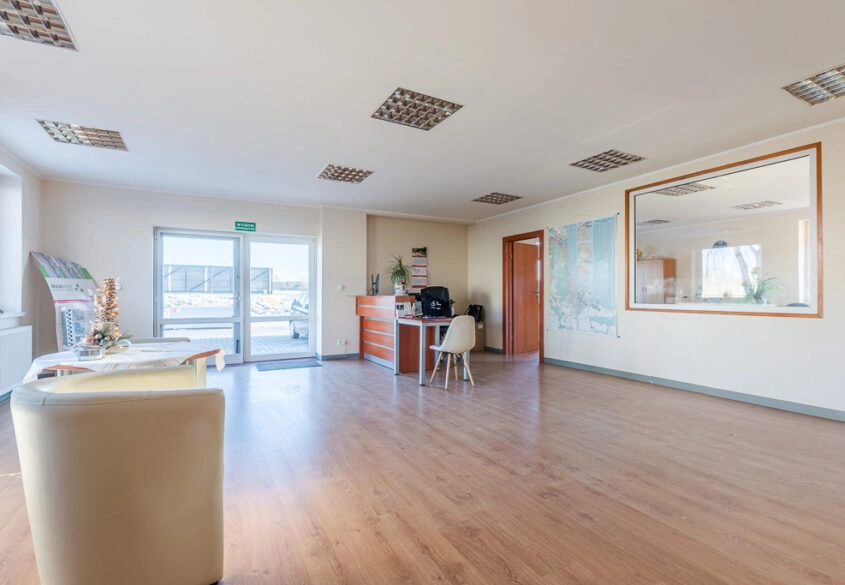 Hale i pow. produkcyjno-biurowe, duża działka