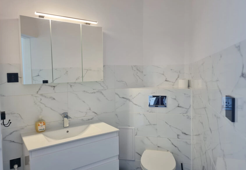 Lokal z WITRYNA, Niedźwiednik/ Pawilony