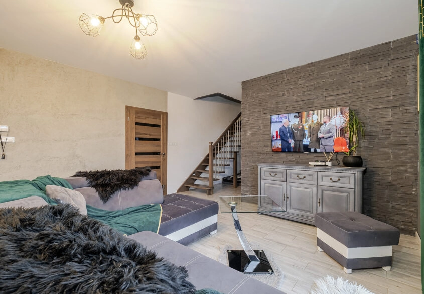 Pokój na dole | Garaż w bryle | Fotowoltaika