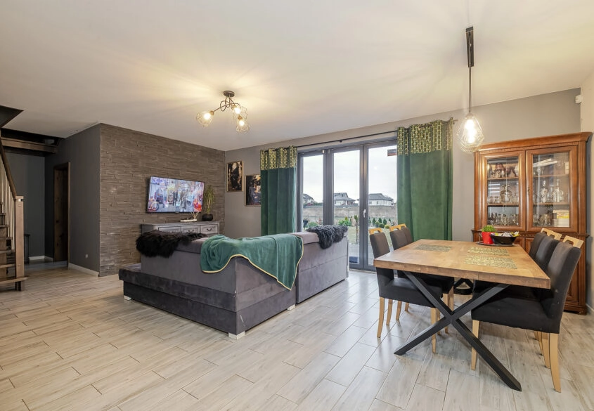 Pokój na dole | Garaż w bryle | Fotowoltaika